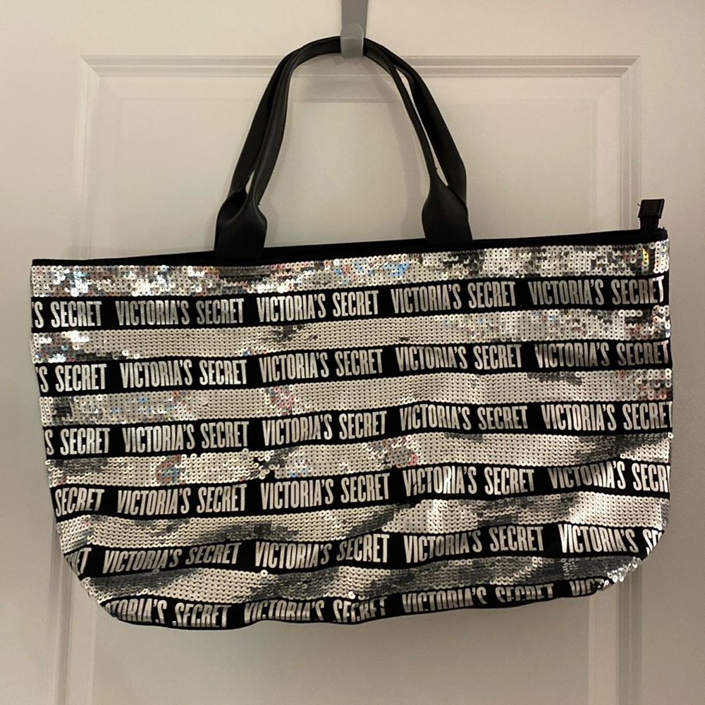 Victoria’s Secret travel bag